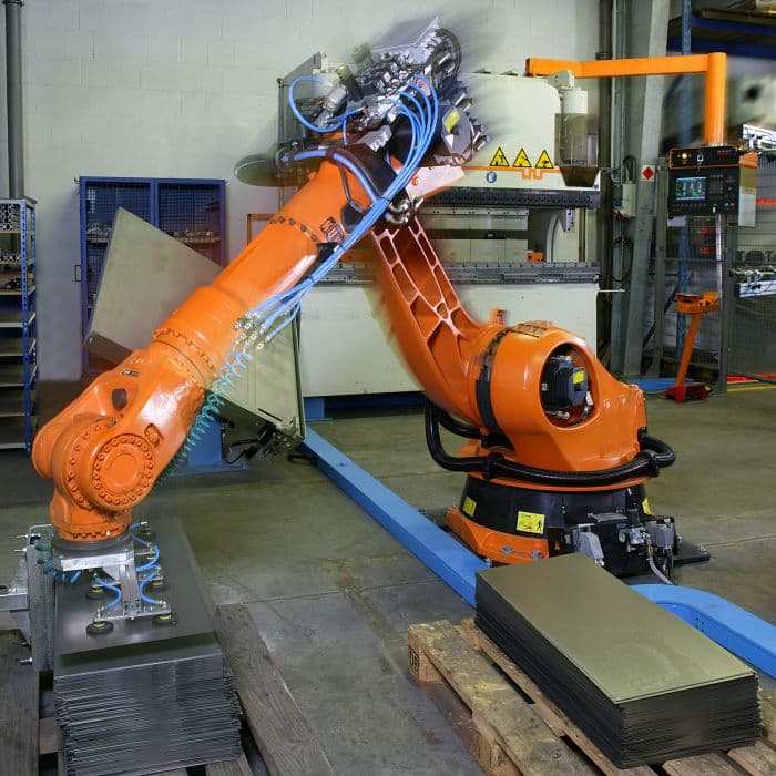 MKG Eckstaedt Industrieroboter in der Werkstatt